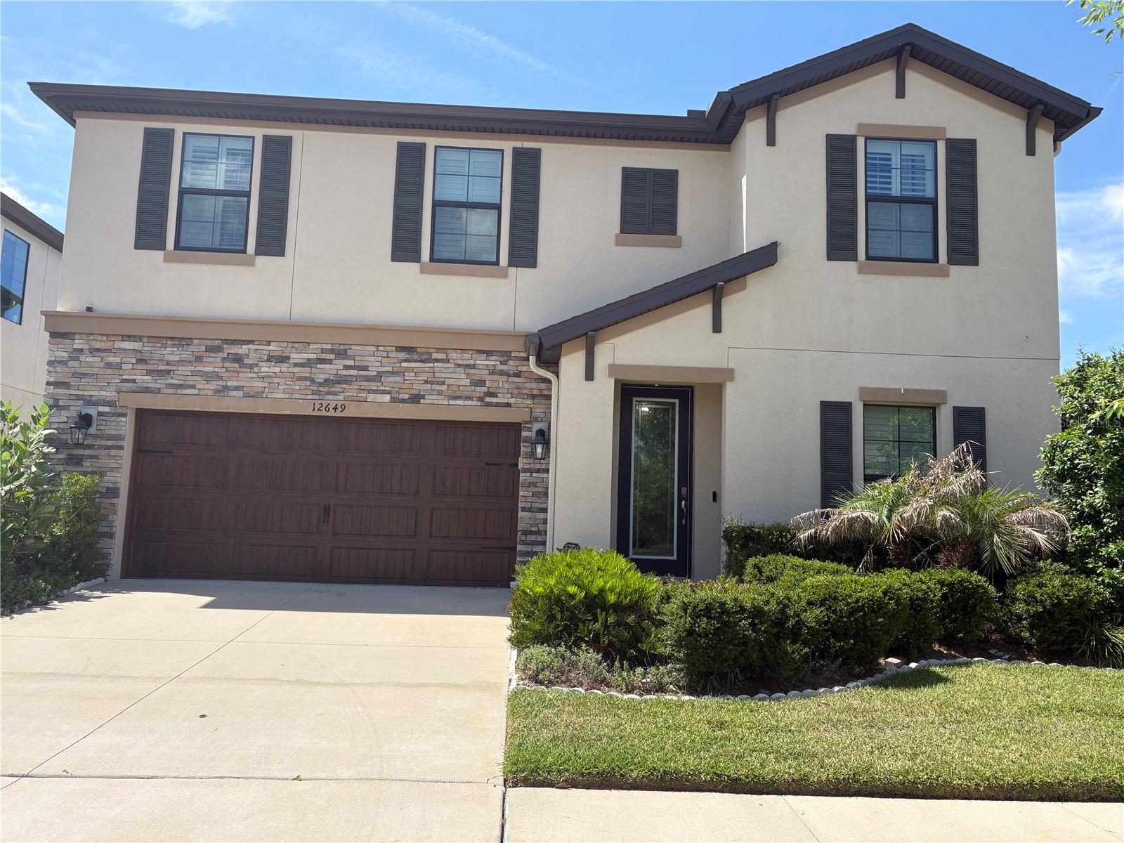 BAND D HAWKSTONE PH 2 - Residential Lease