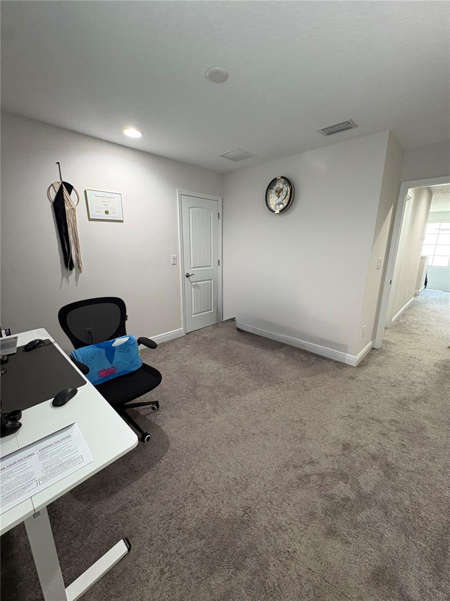 BAND D HAWKSTONE PH 2 - Residential Lease