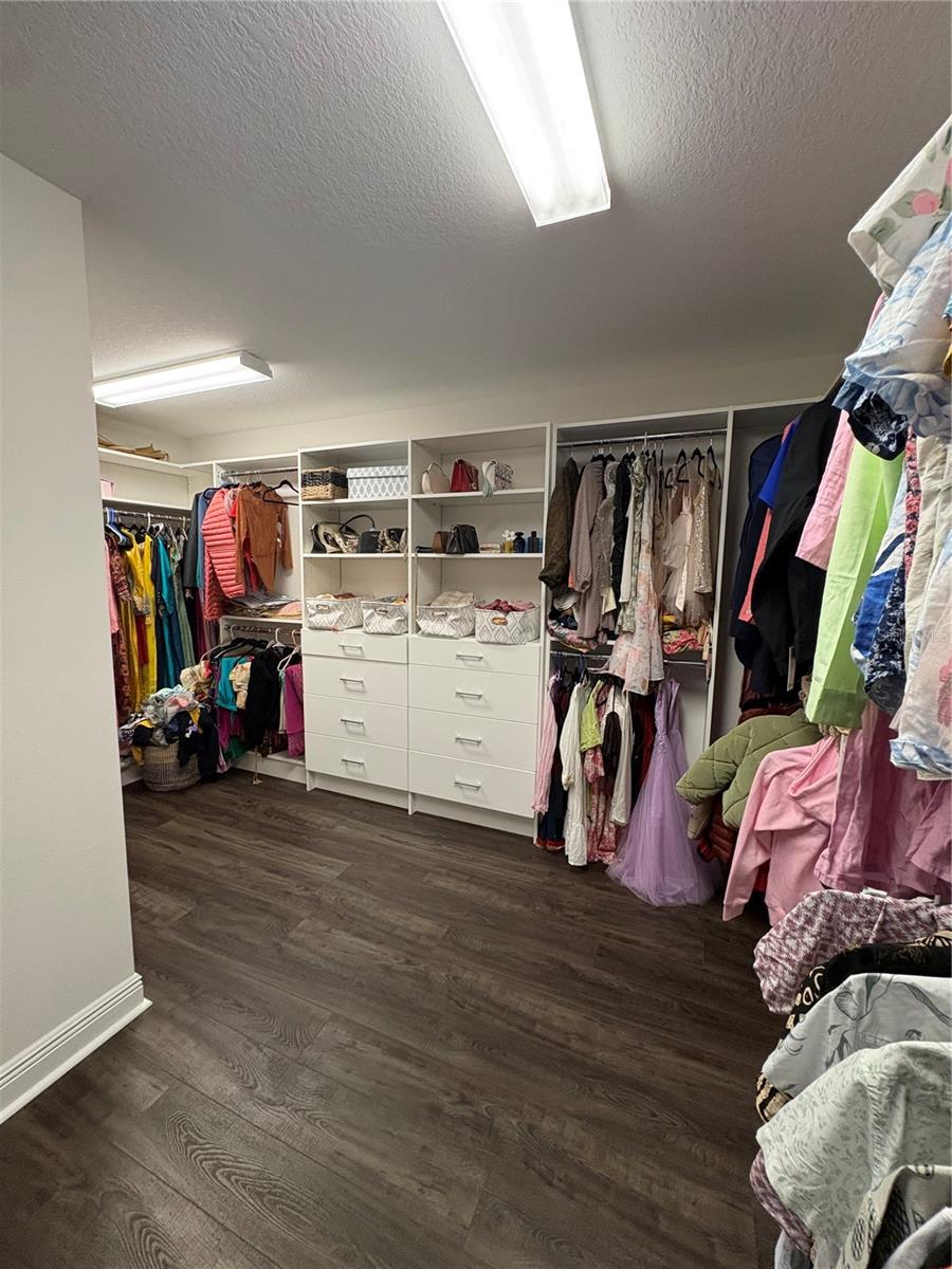 BAND D HAWKSTONE PH 2 - Residential Lease