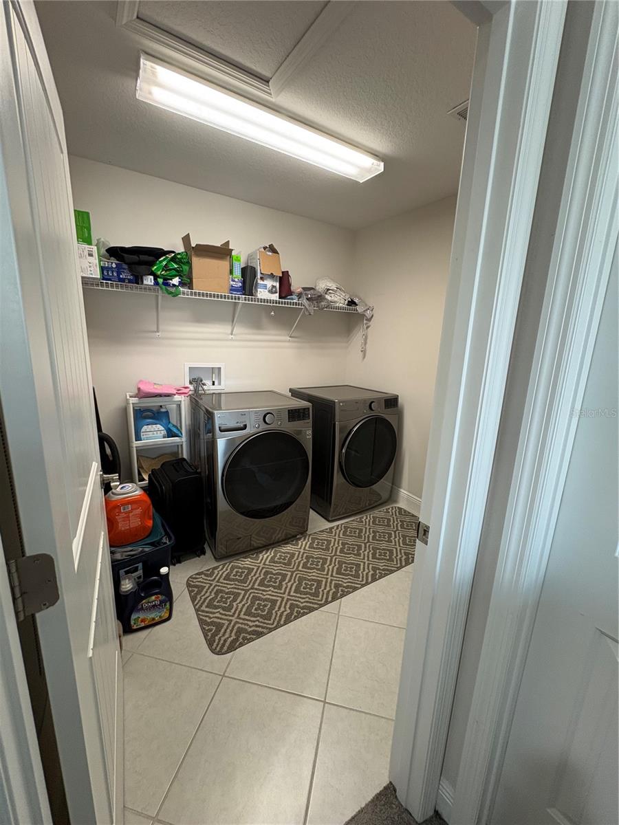 BAND D HAWKSTONE PH 2 - Residential Lease