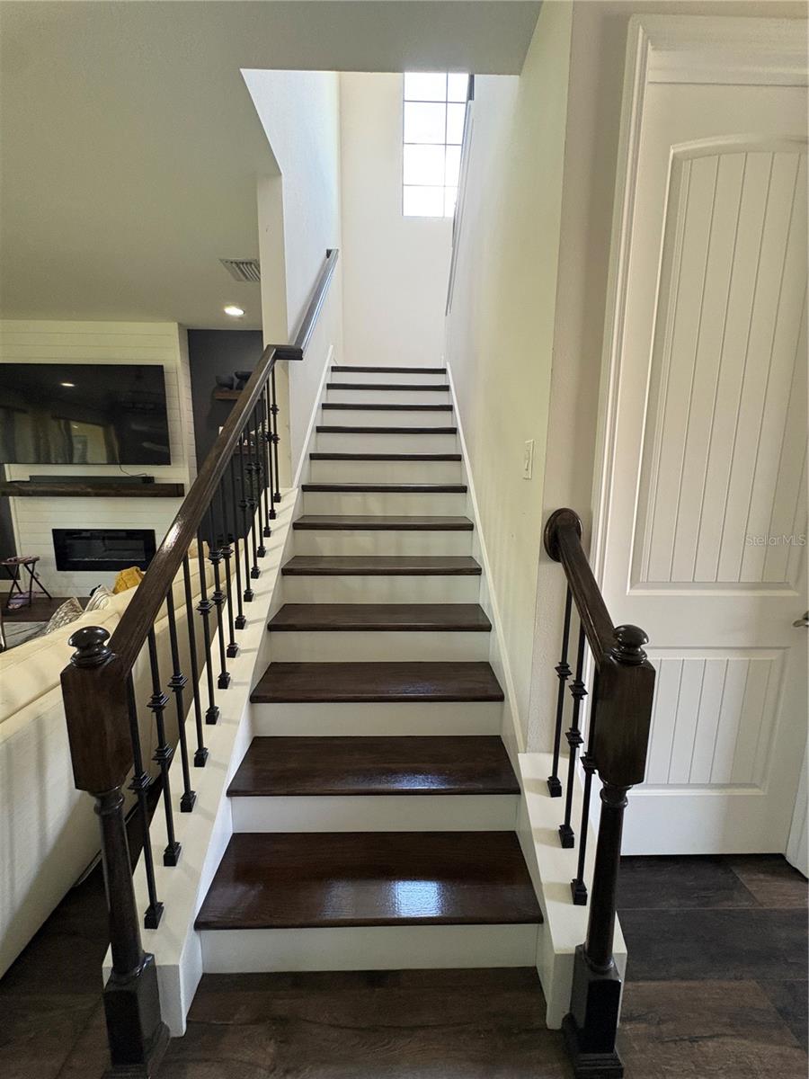 BAND D HAWKSTONE PH 2 - Residential Lease