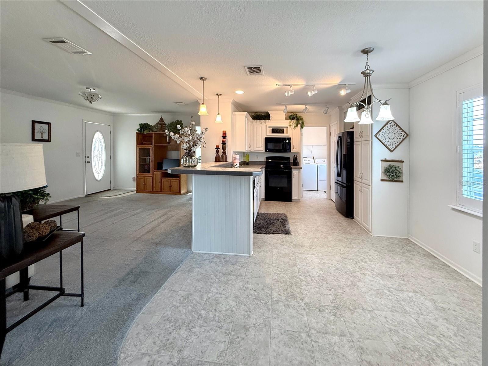 101 W SAINT JOHNS WAY