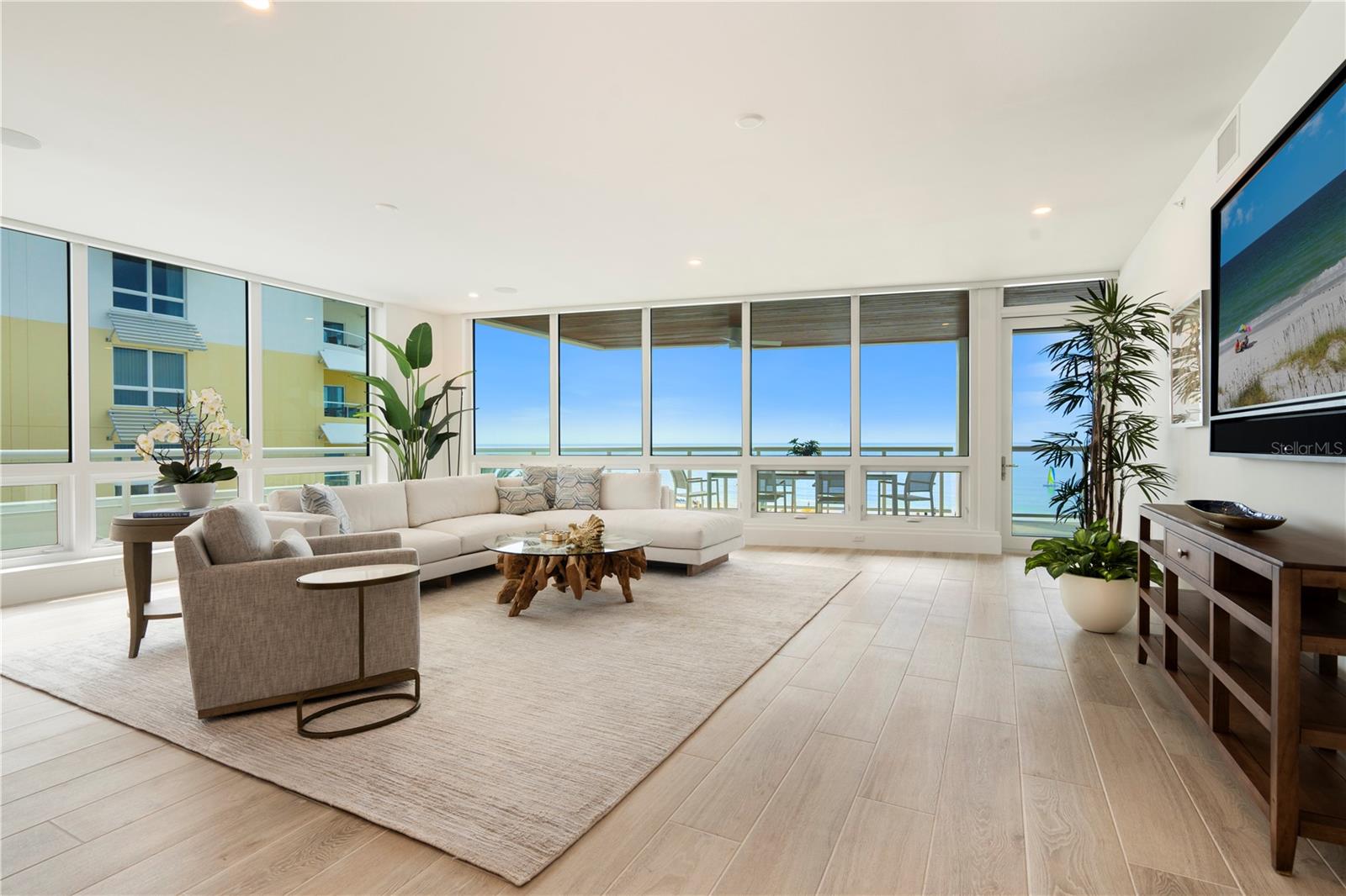 TEN35 SEASIDE - Residential