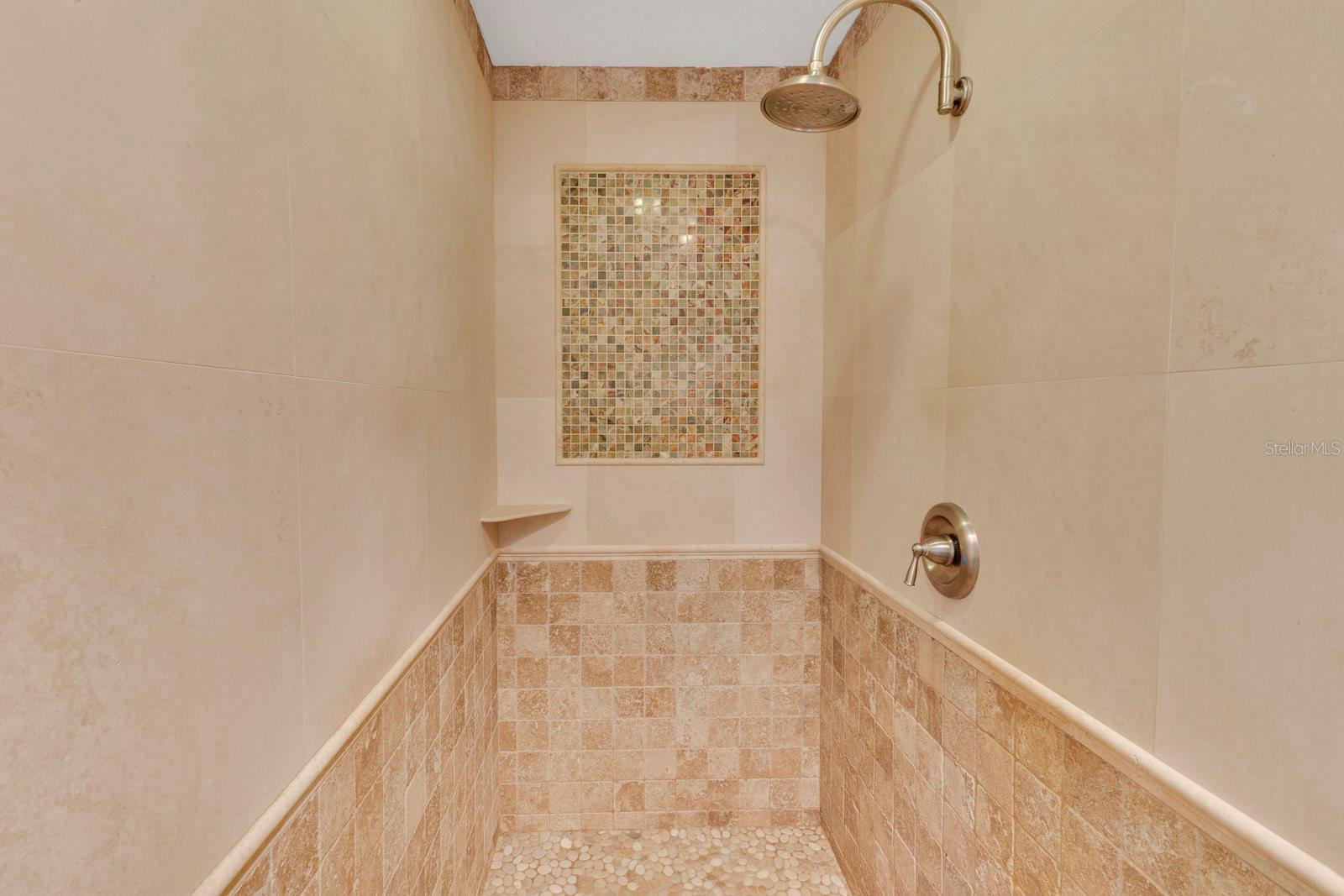 KENILWORTH SHORES SEC 06 - Residential