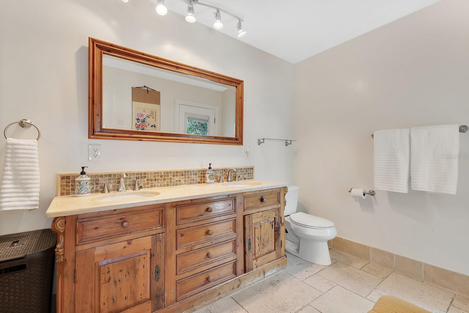 KENILWORTH SHORES SEC 06 - Residential