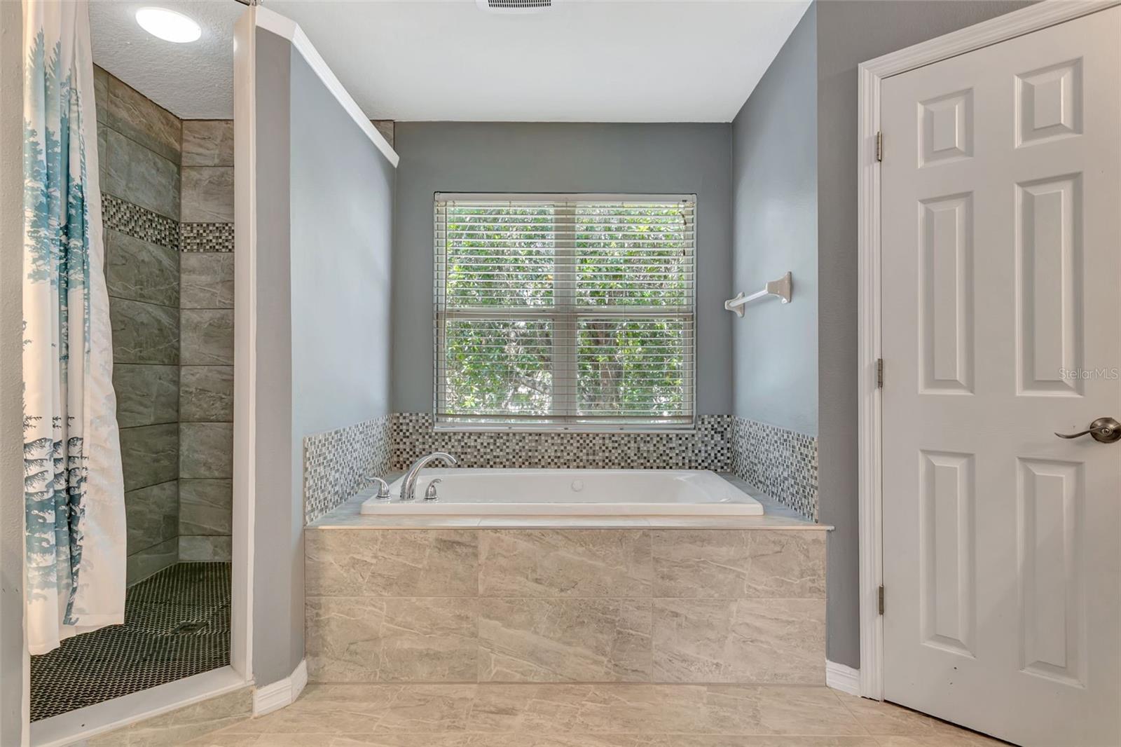 HIGHLAND RIDGE - Residential