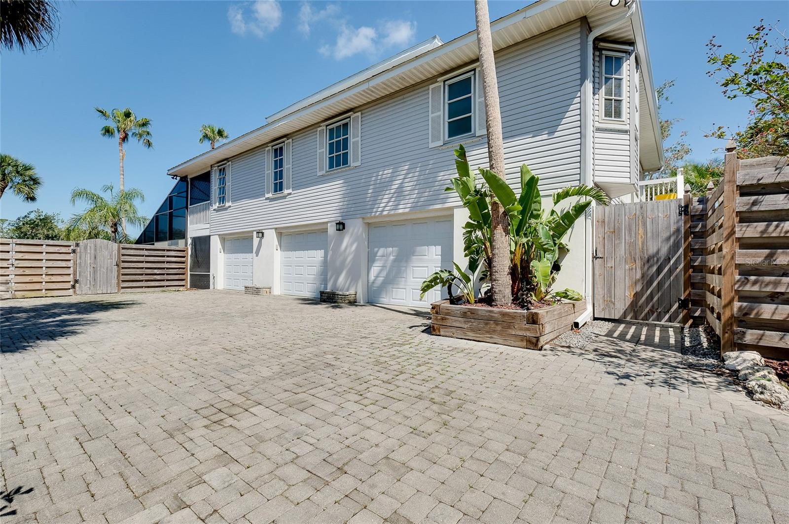 610 ALLIGATOR DRIVE
