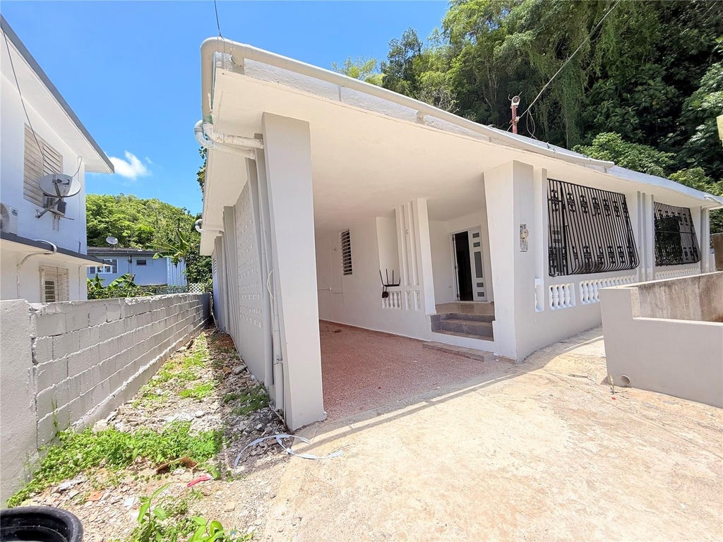 Photo of 77 Tulipãn Pãmpanos, Vega Alta, PR 00692 (MLS # PR9123979)