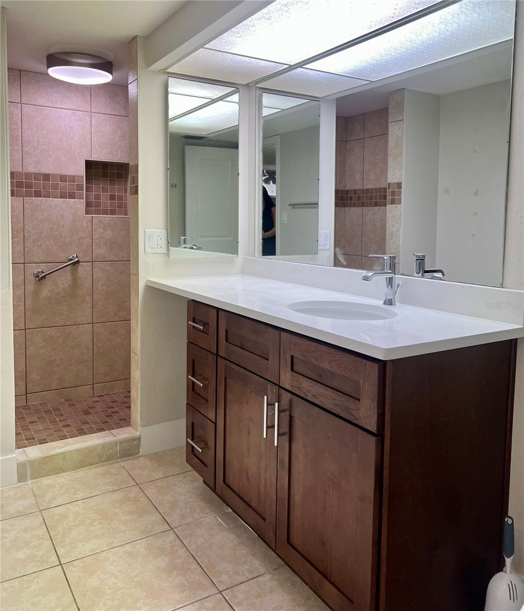 EDGEWATER ARMS 3RD CONDO - Residential