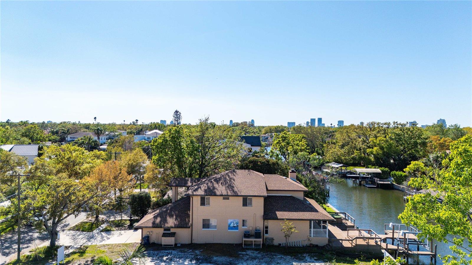 DAVIS ISLANDS PB10 PG52 TO 57 - Residential