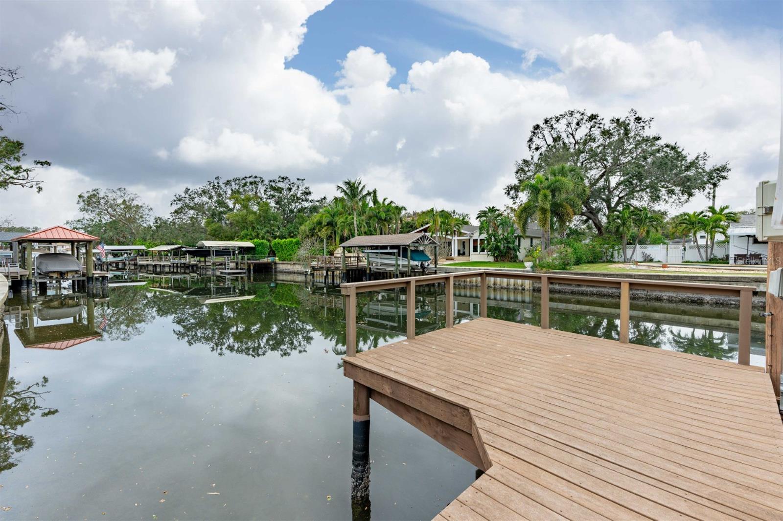 DAVIS ISLANDS PB10 PG52 TO 57 - Residential