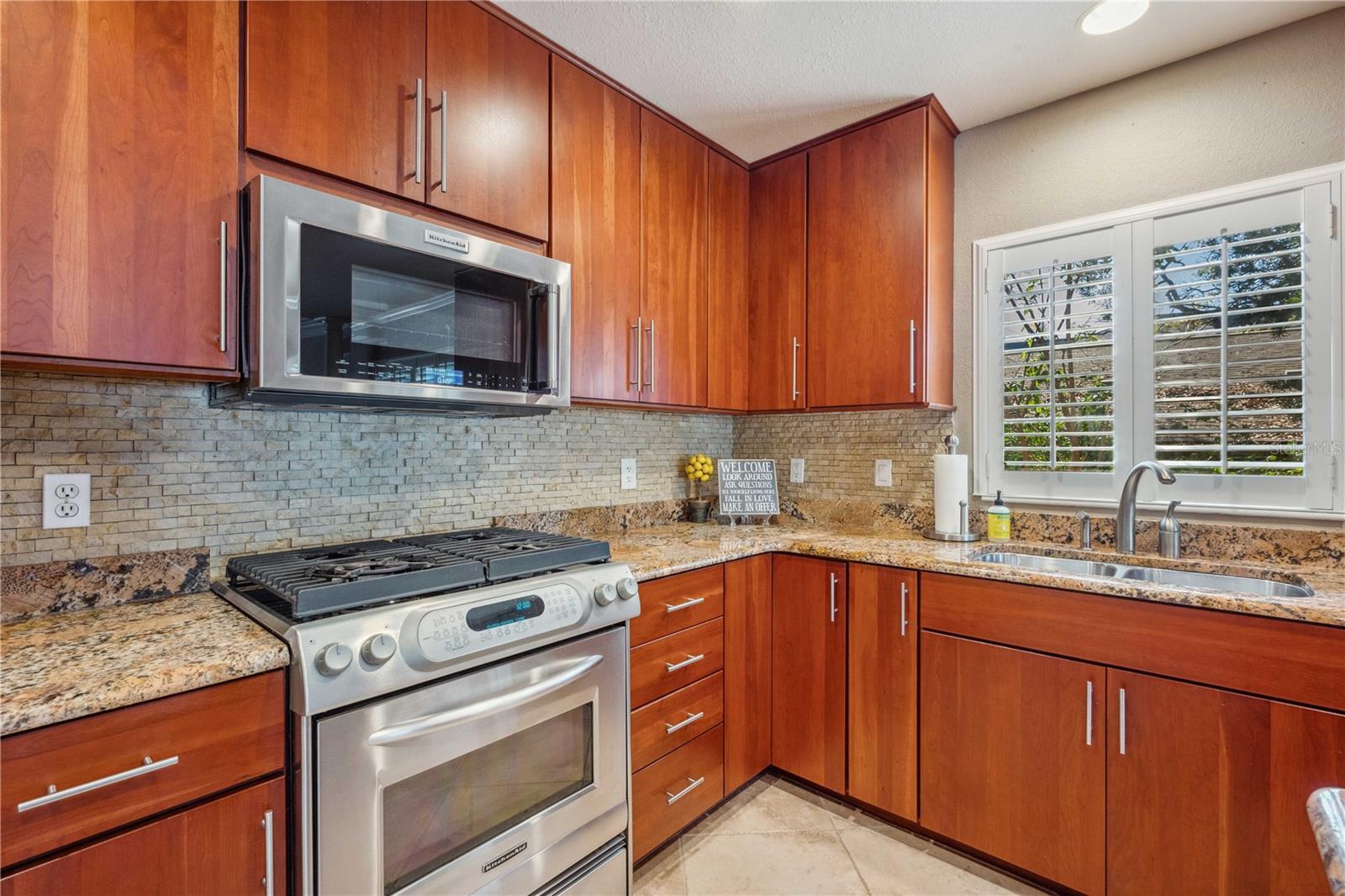 DAVIS ISLANDS PB10 PG52 TO 57 - Residential