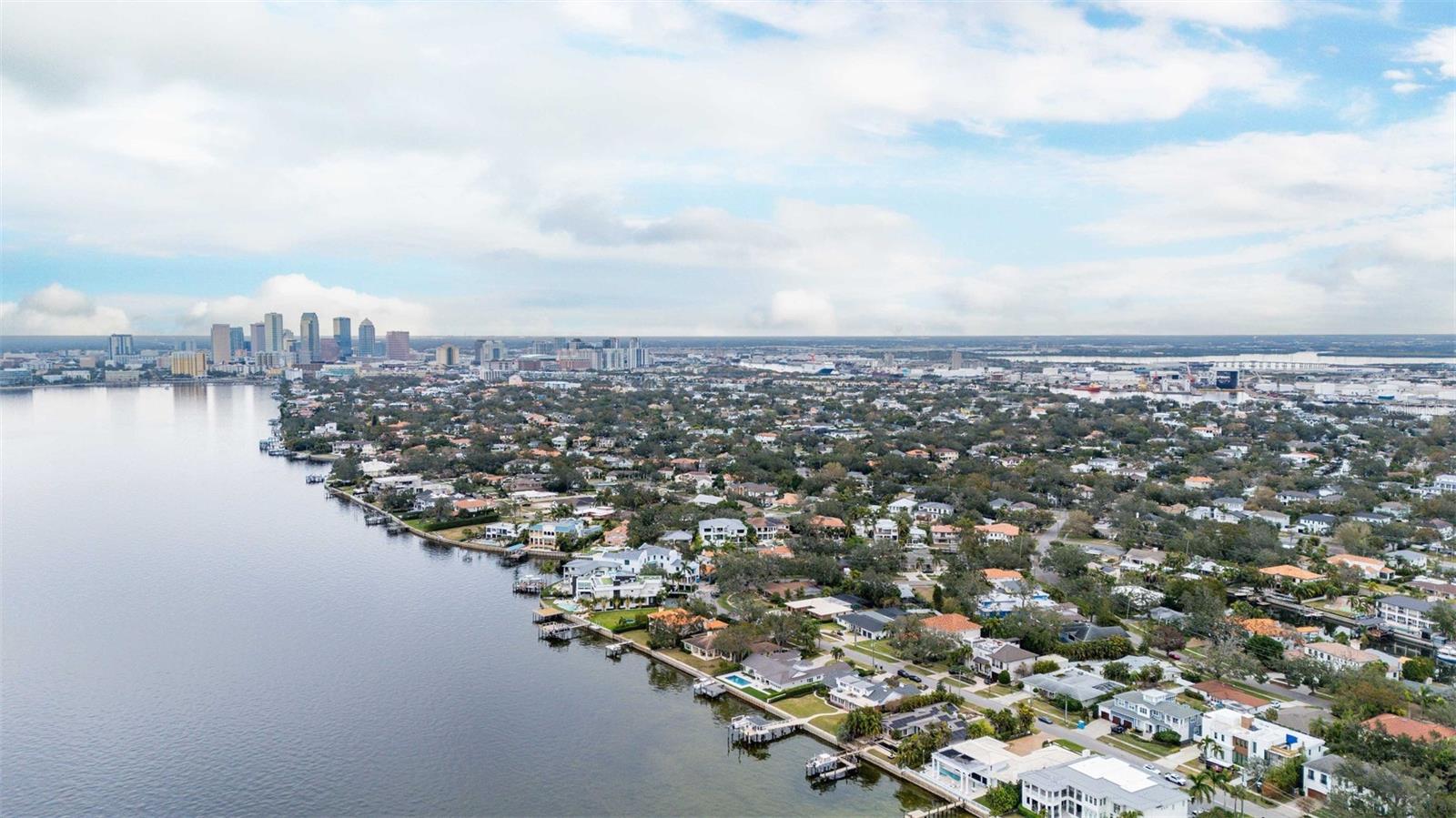DAVIS ISLANDS PB10 PG52 TO 57 - Residential