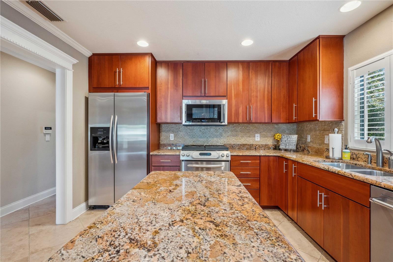 DAVIS ISLANDS PB10 PG52 TO 57 - Residential