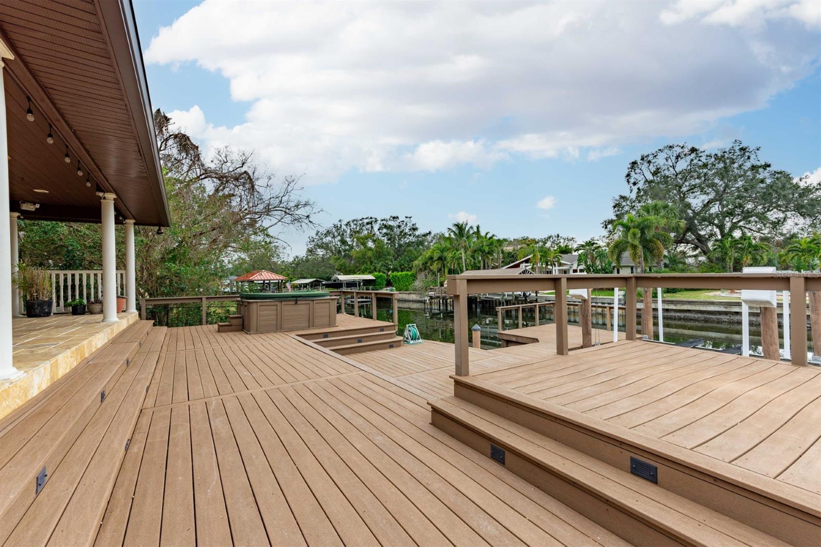 DAVIS ISLANDS PB10 PG52 TO 57 - Residential