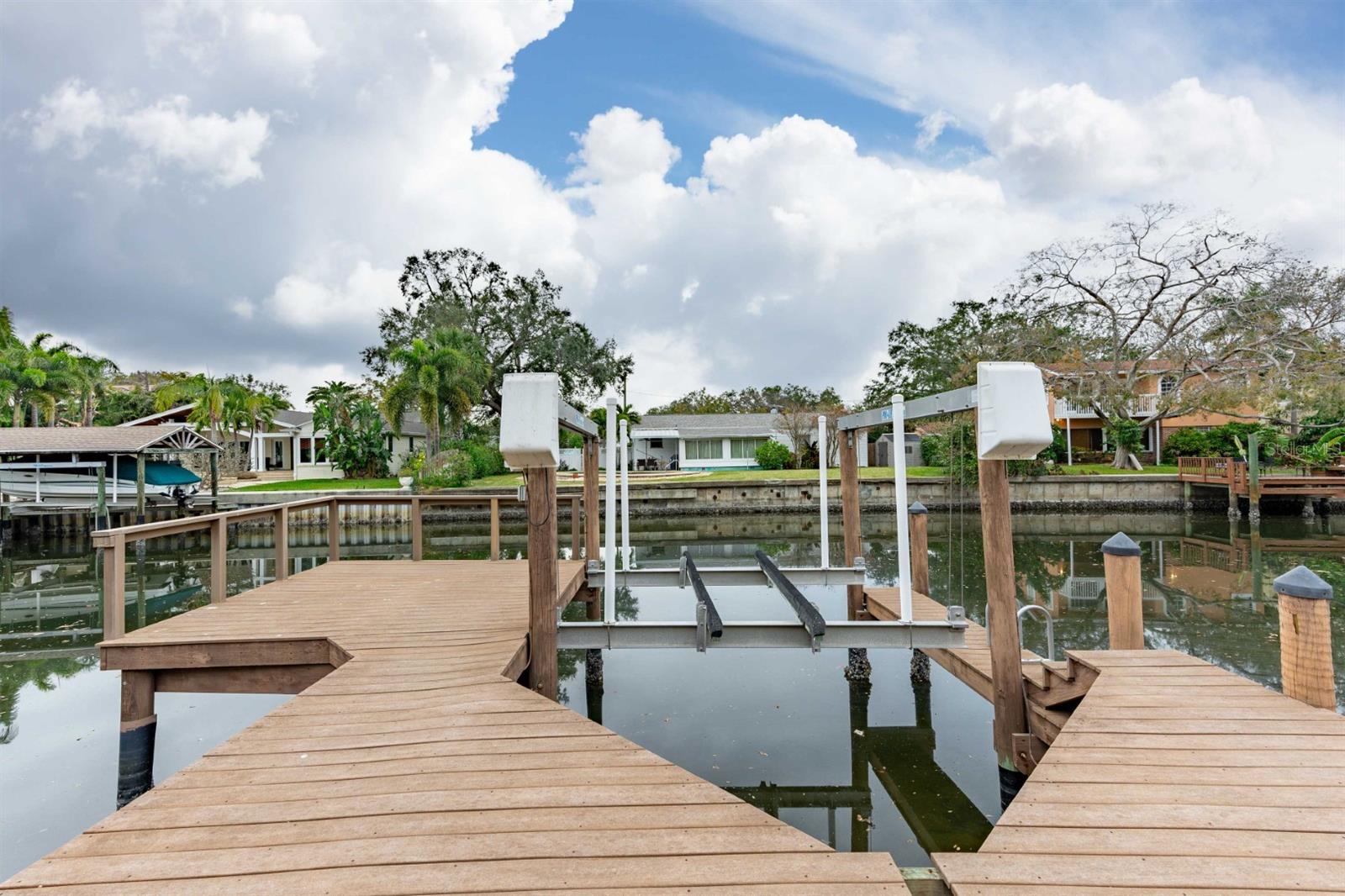 DAVIS ISLANDS PB10 PG52 TO 57 - Residential