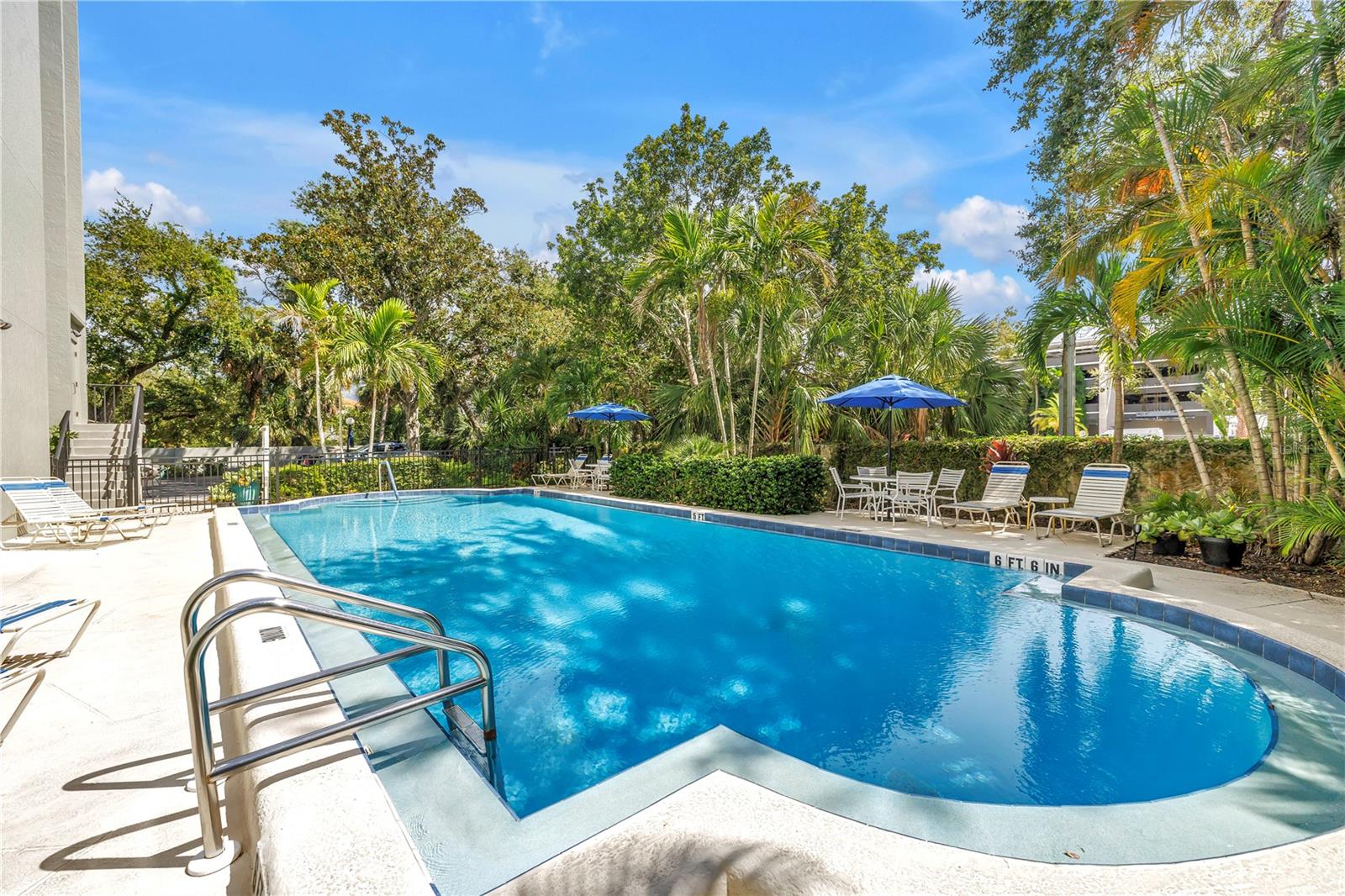 PALM PLACE - Residential