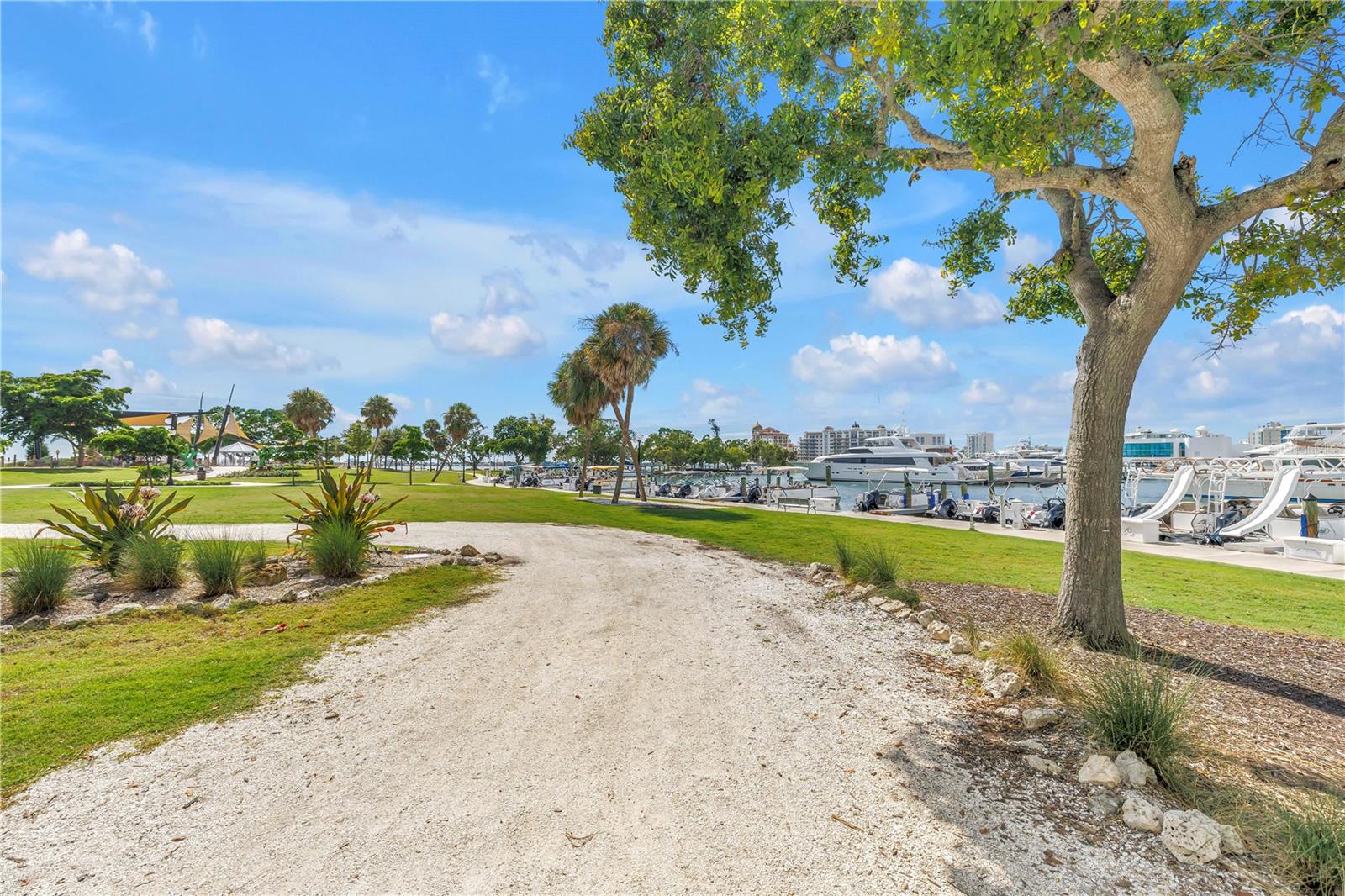 PALM PLACE - Residential