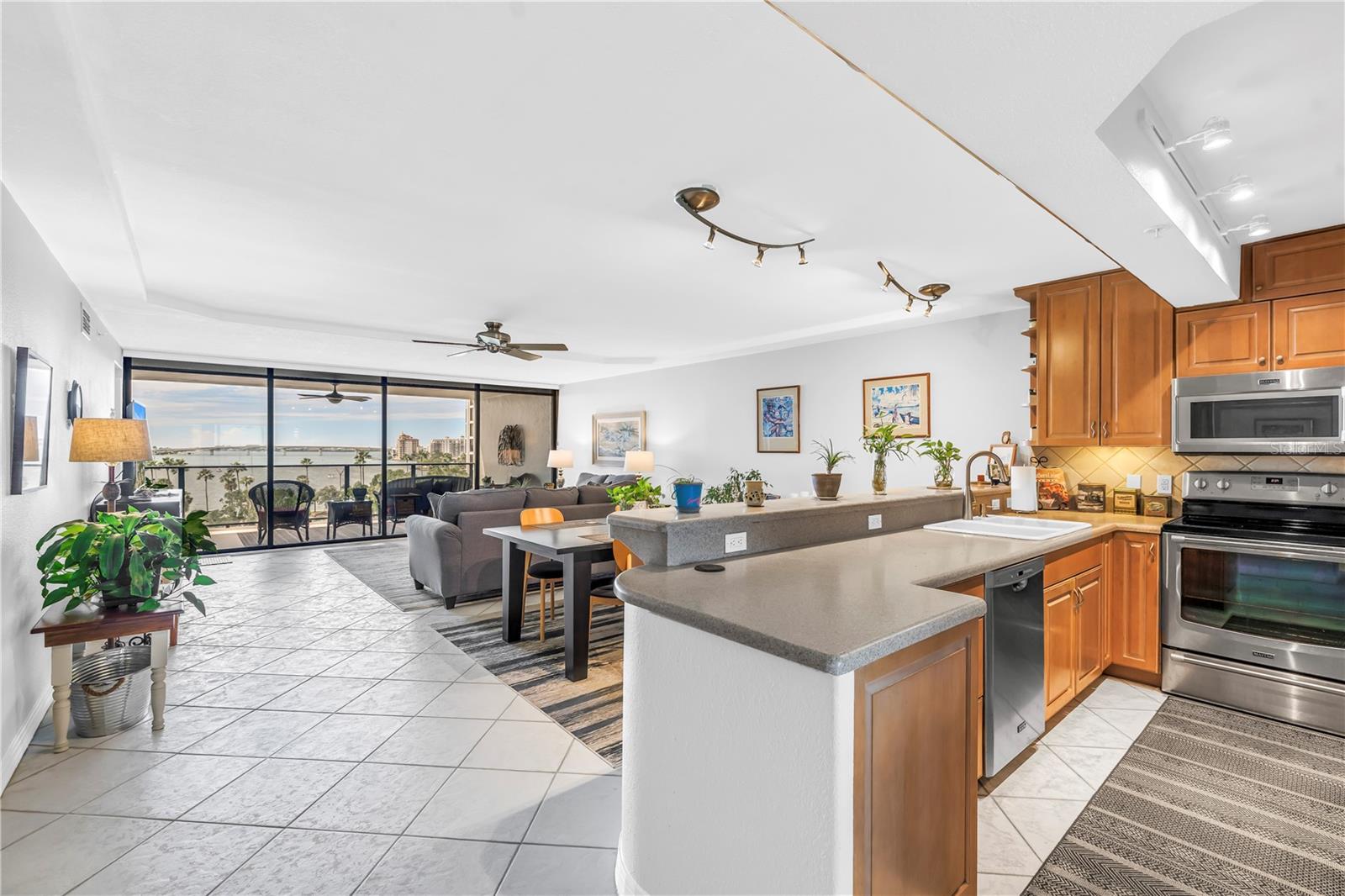 PALM PLACE - Residential