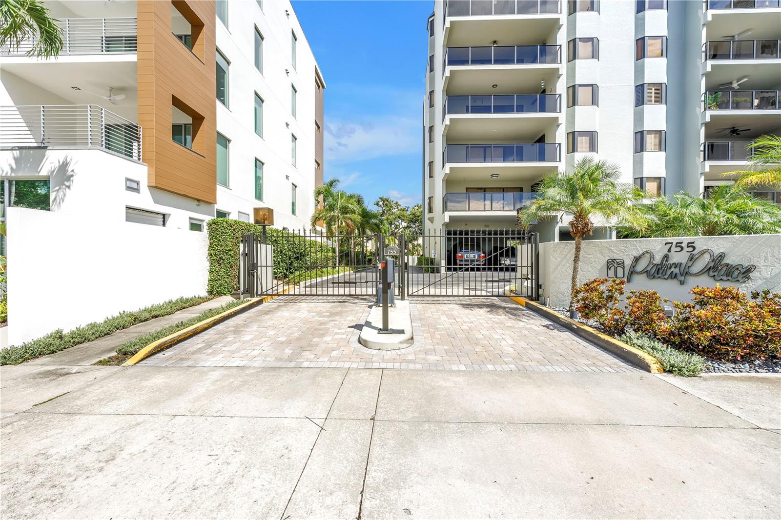 PALM PLACE - Residential