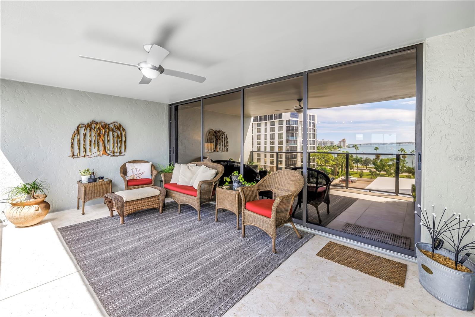 PALM PLACE - Residential