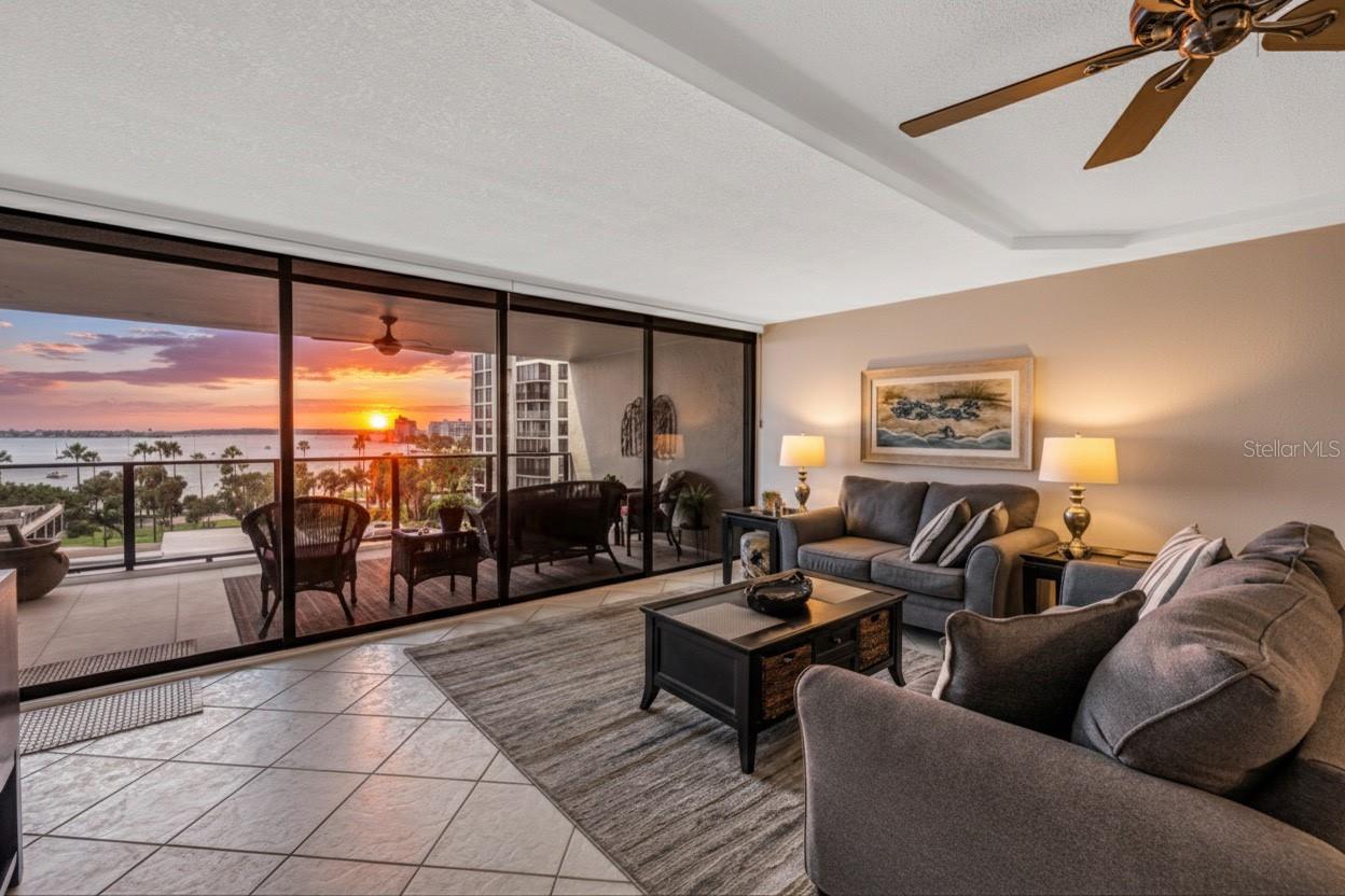 PALM PLACE - Residential