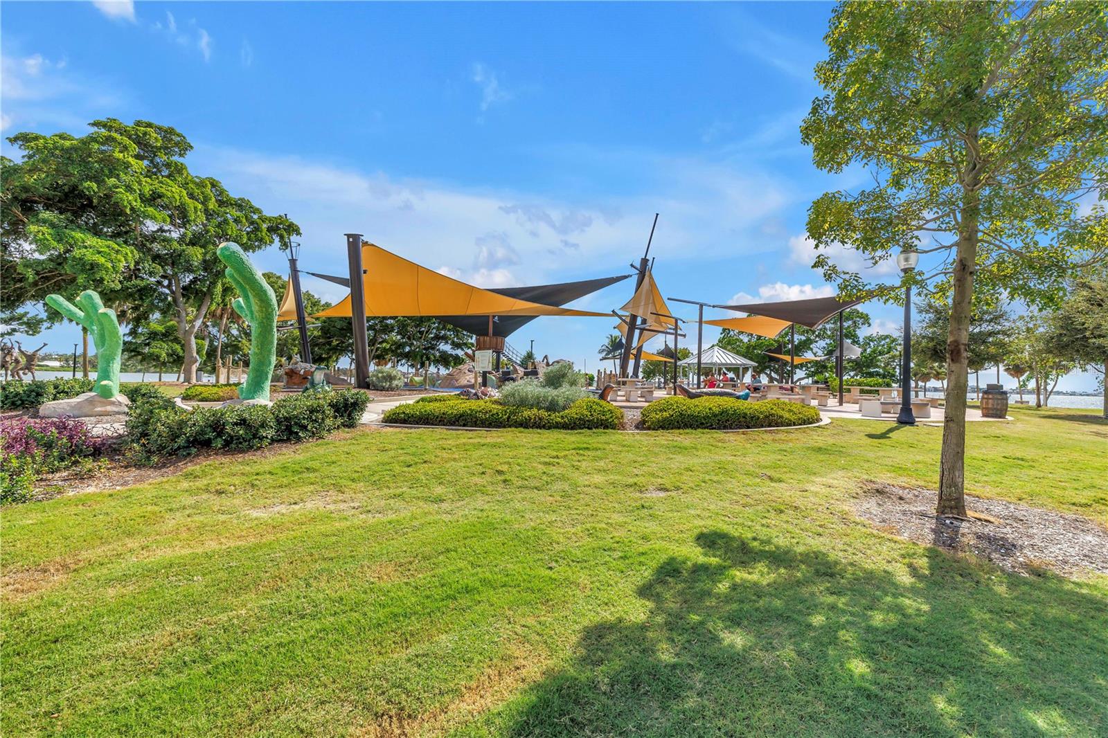 PALM PLACE - Residential