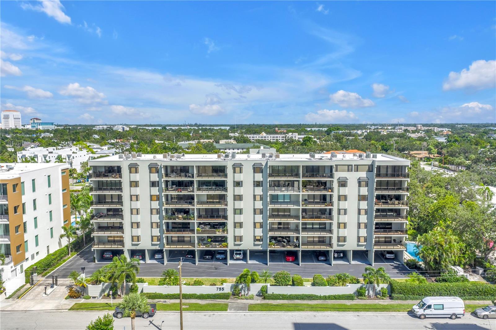 PALM PLACE - Residential