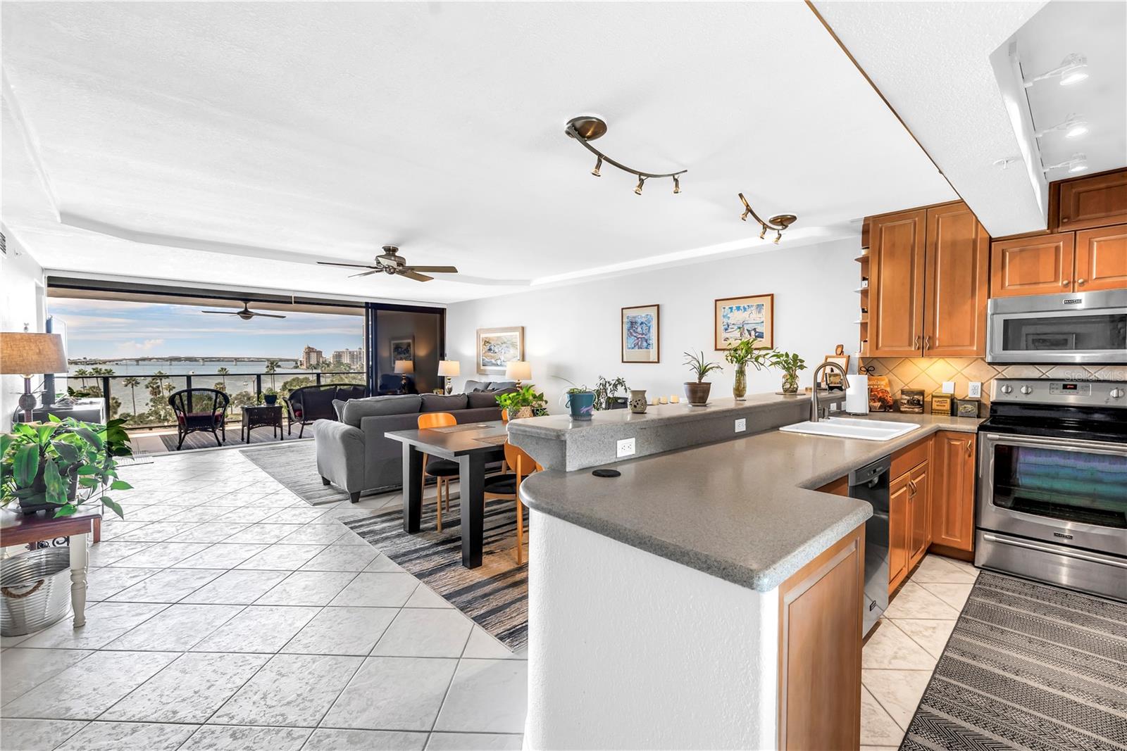 PALM PLACE - Residential