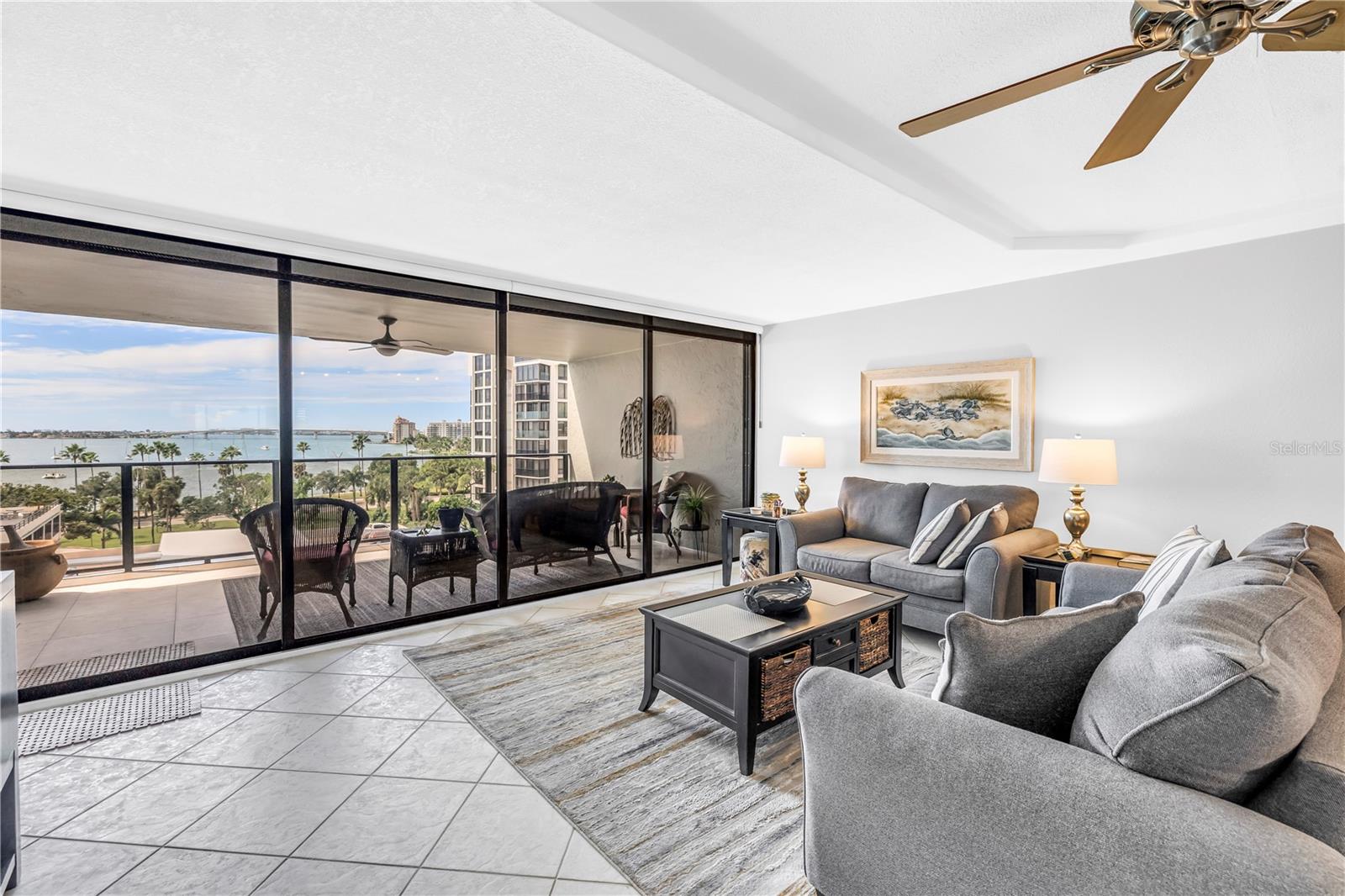 PALM PLACE - Residential