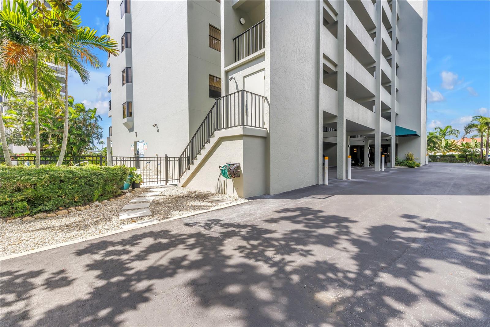 PALM PLACE - Residential