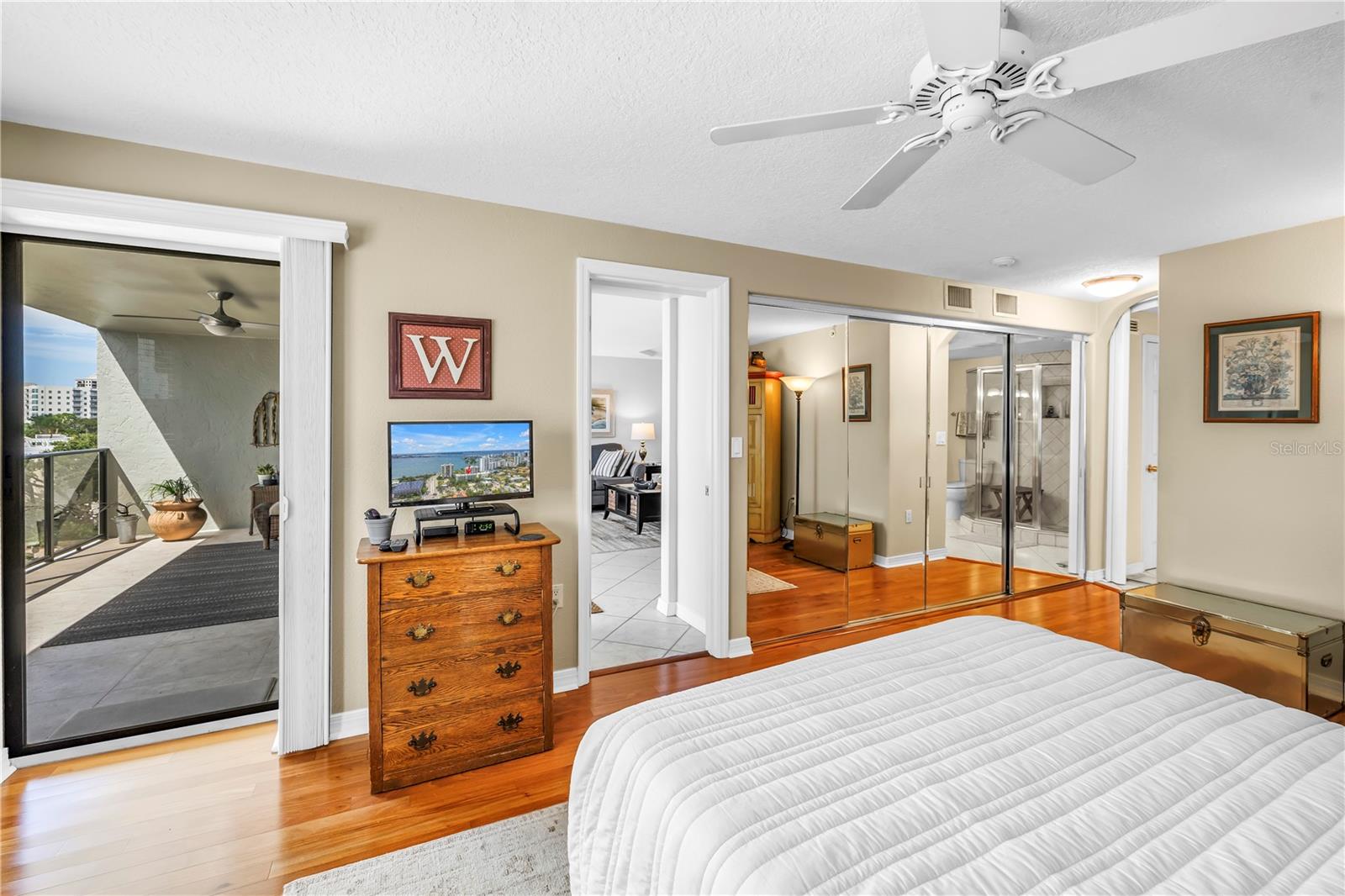 PALM PLACE - Residential