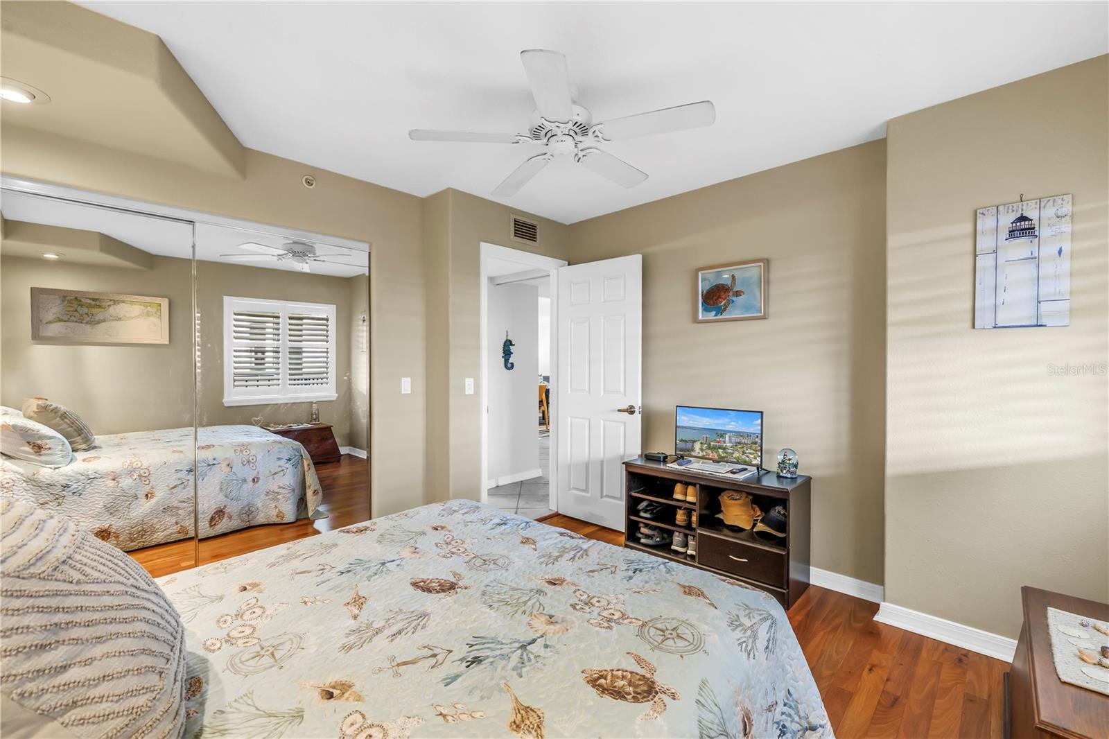 PALM PLACE - Residential