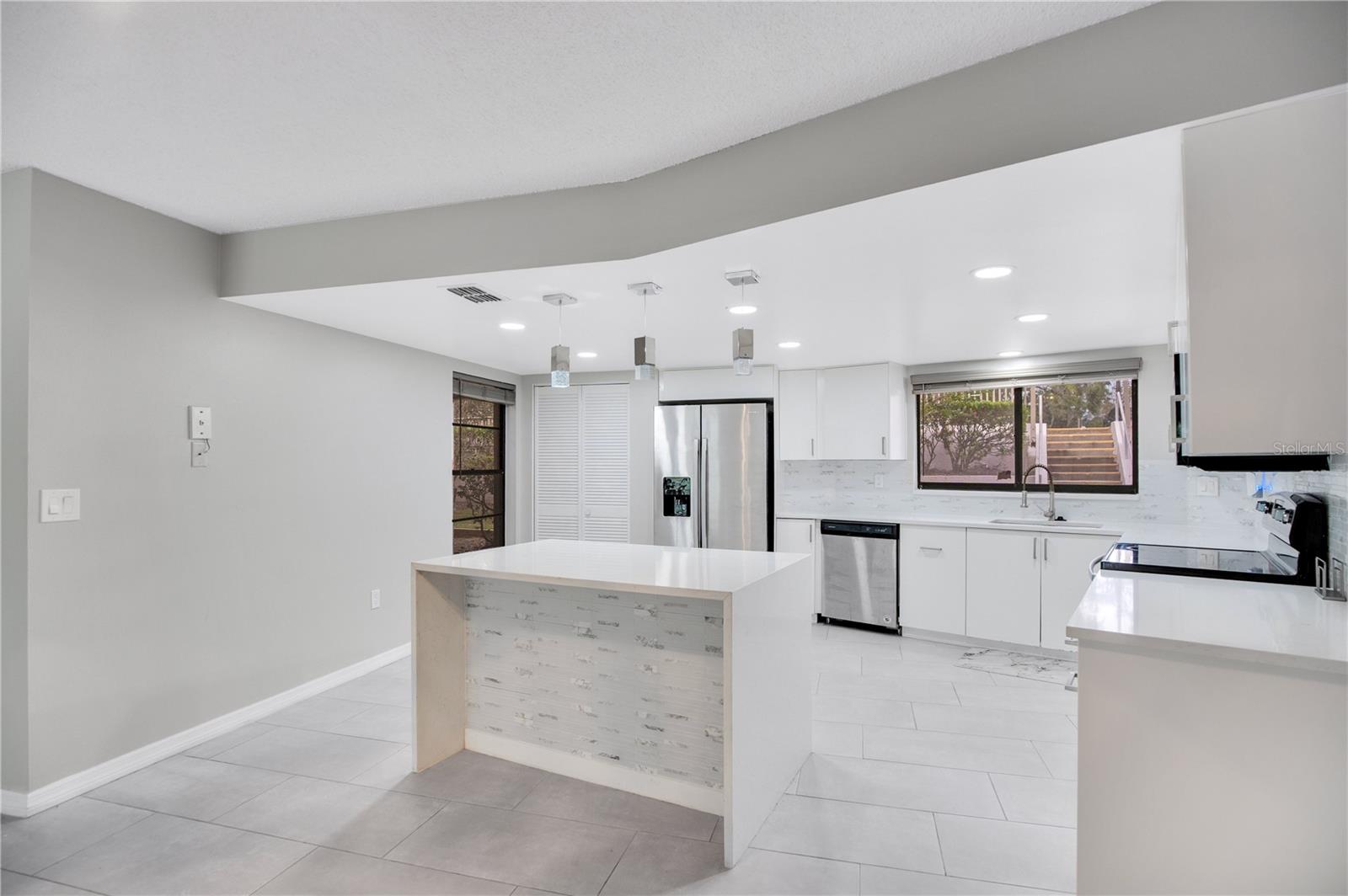 1054 LOTUS COVE COURT 612