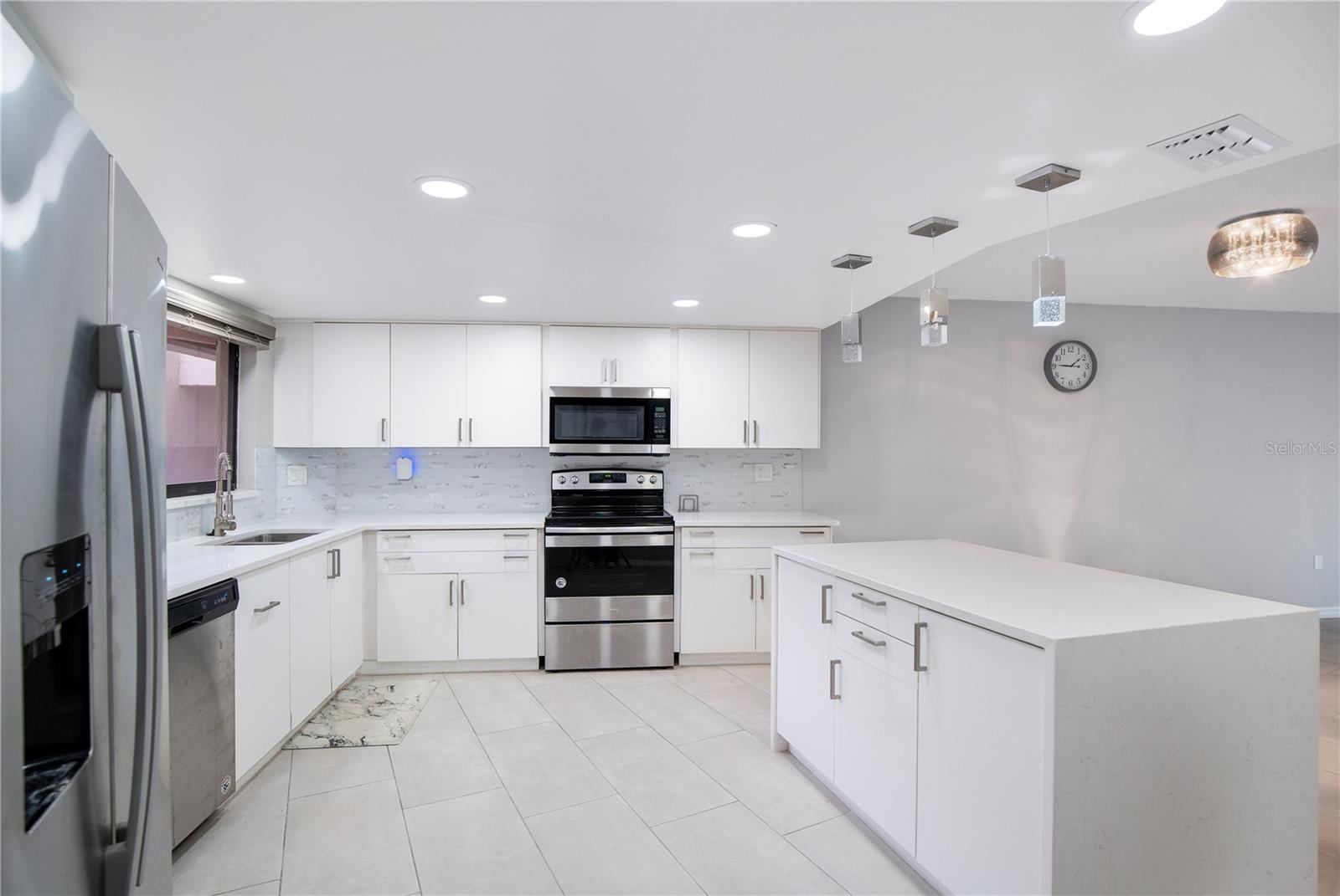 LAKE LOTUS CLUB 5 A CONDO REP - Residential