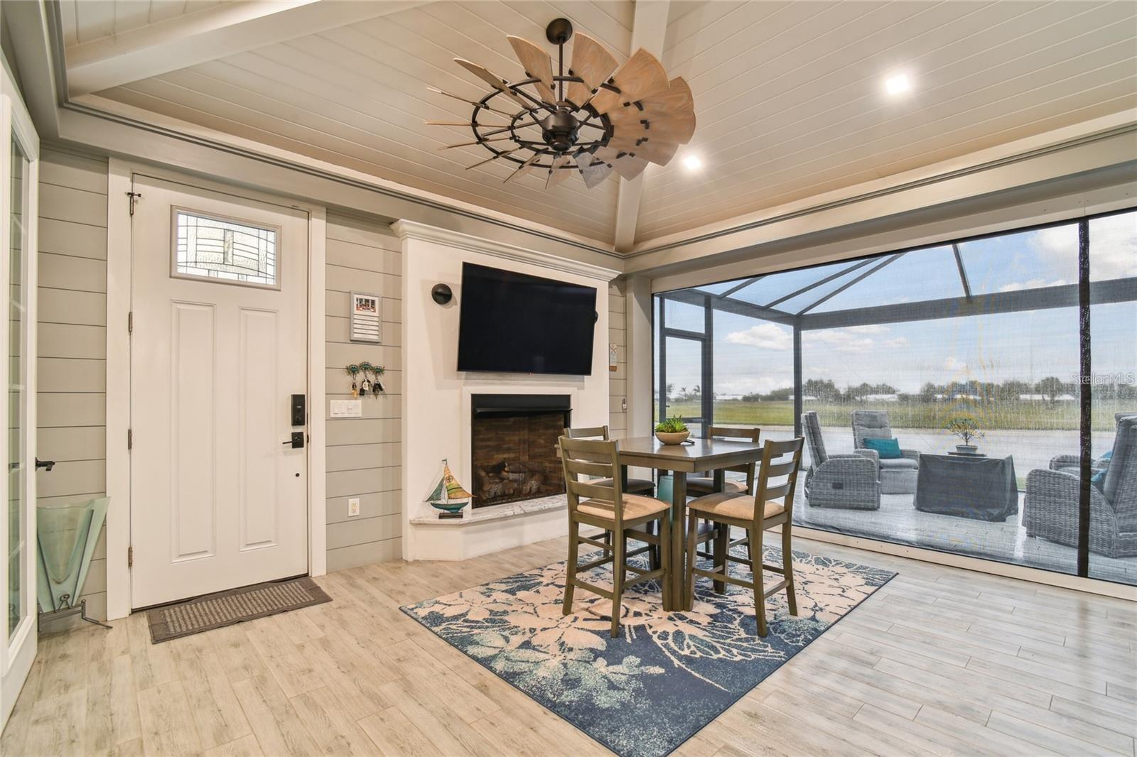 THORNTON CRK MOTORCOACH RESIDENCE - Residential