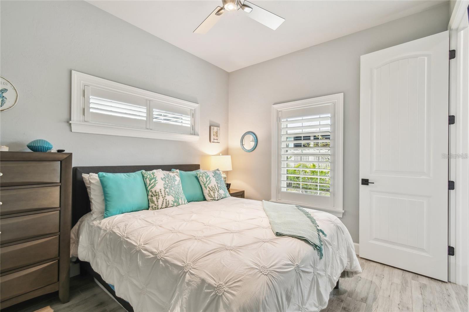 THORNTON CRK MOTORCOACH RESIDENCE - Residential