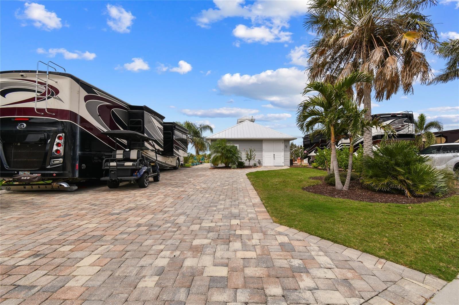 THORNTON CRK MOTORCOACH RESIDENCE - Residential