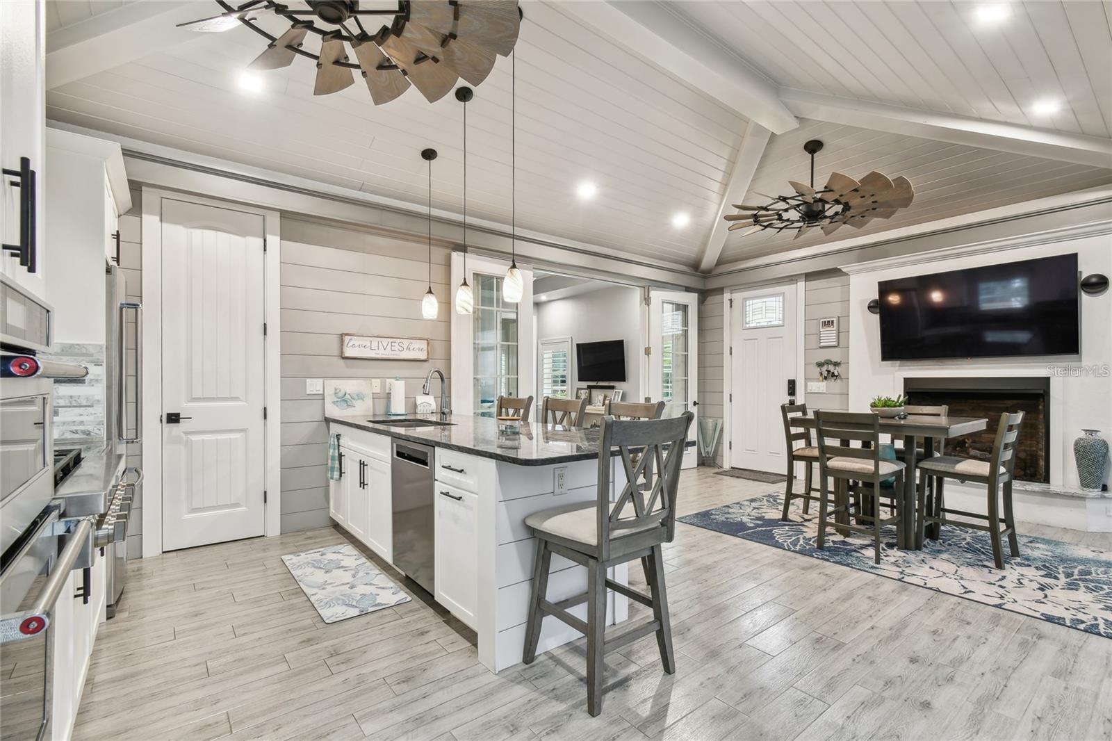 THORNTON CRK MOTORCOACH RESIDENCE - Residential