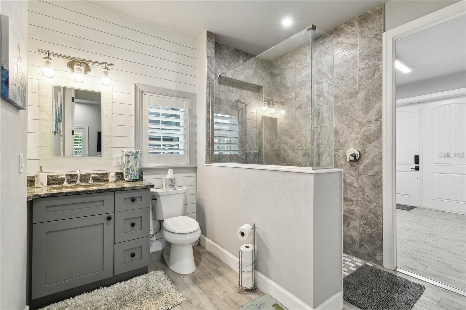 THORNTON CRK MOTORCOACH RESIDENCE - Residential