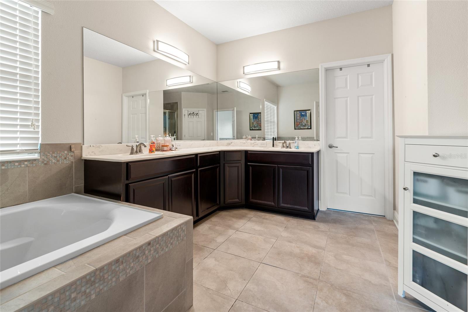 WELLINGTON MANOR PH 2 - Residential