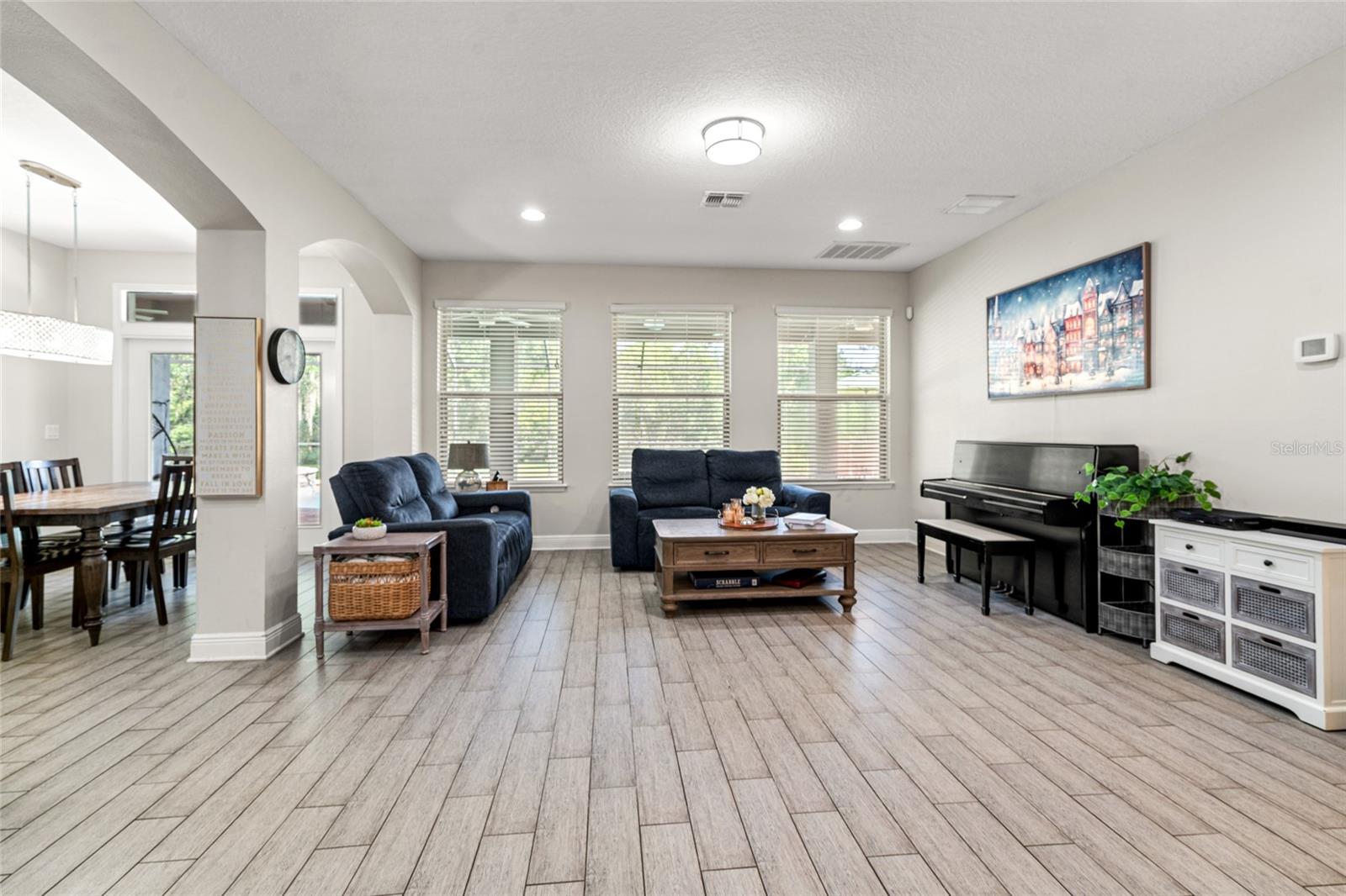 WELLINGTON MANOR PH 2 - Residential