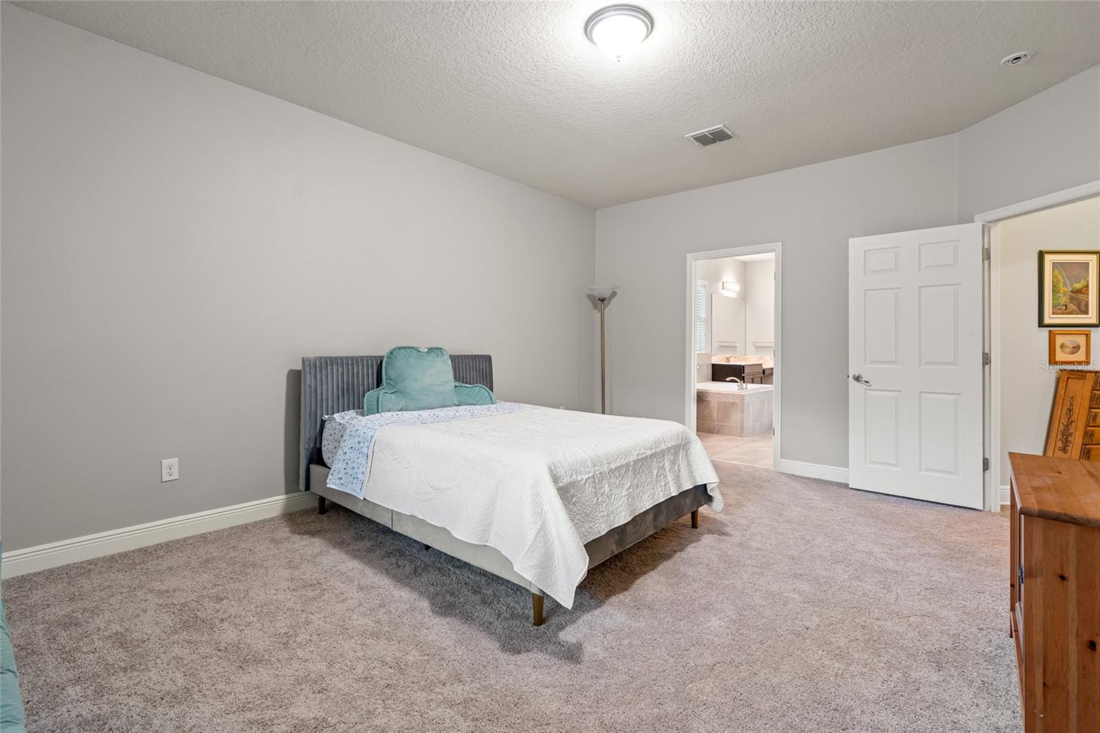 WELLINGTON MANOR PH 2 - Residential