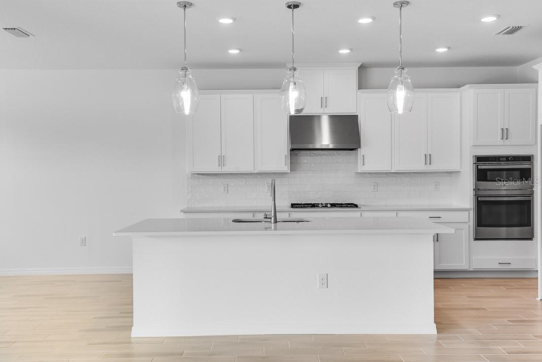 846 JUNONIA BOULEVARD