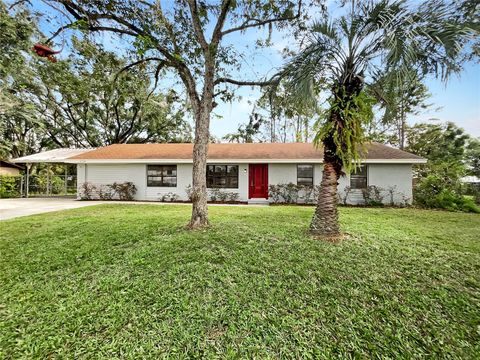 A home in LAKELAND