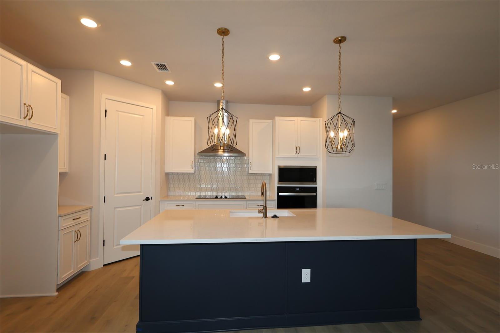 10657 CRESCENT CREEK CROSSING