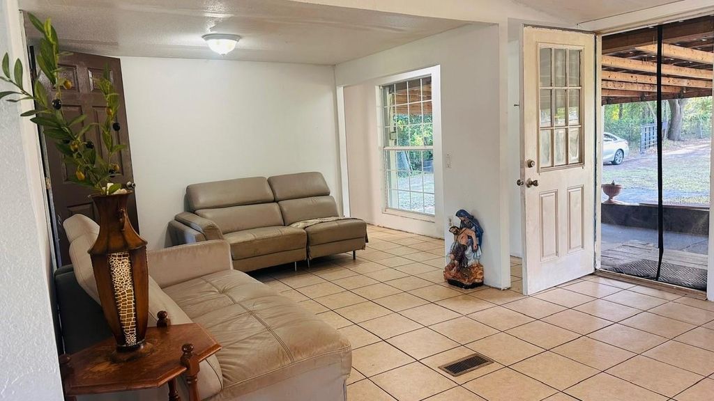 Photo of 816 Diamond Acres Road, Davenport, FL 33837 (MLS # L4961010)