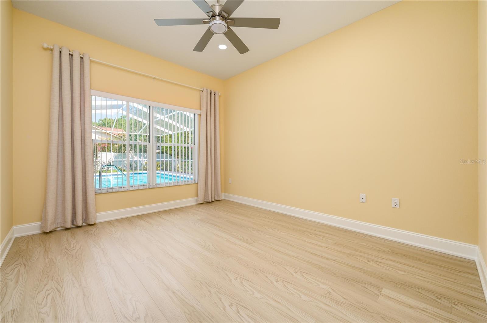 HUNTERS RIDGE - Residential