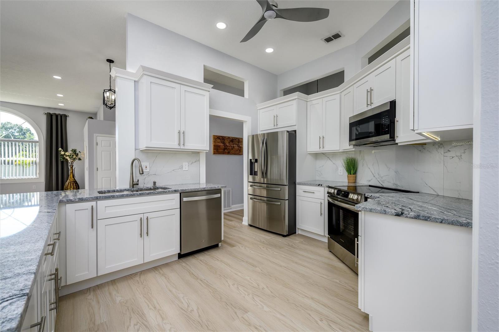 HUNTERS RIDGE - Residential