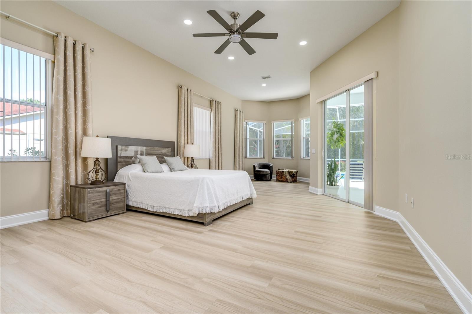 HUNTERS RIDGE - Residential